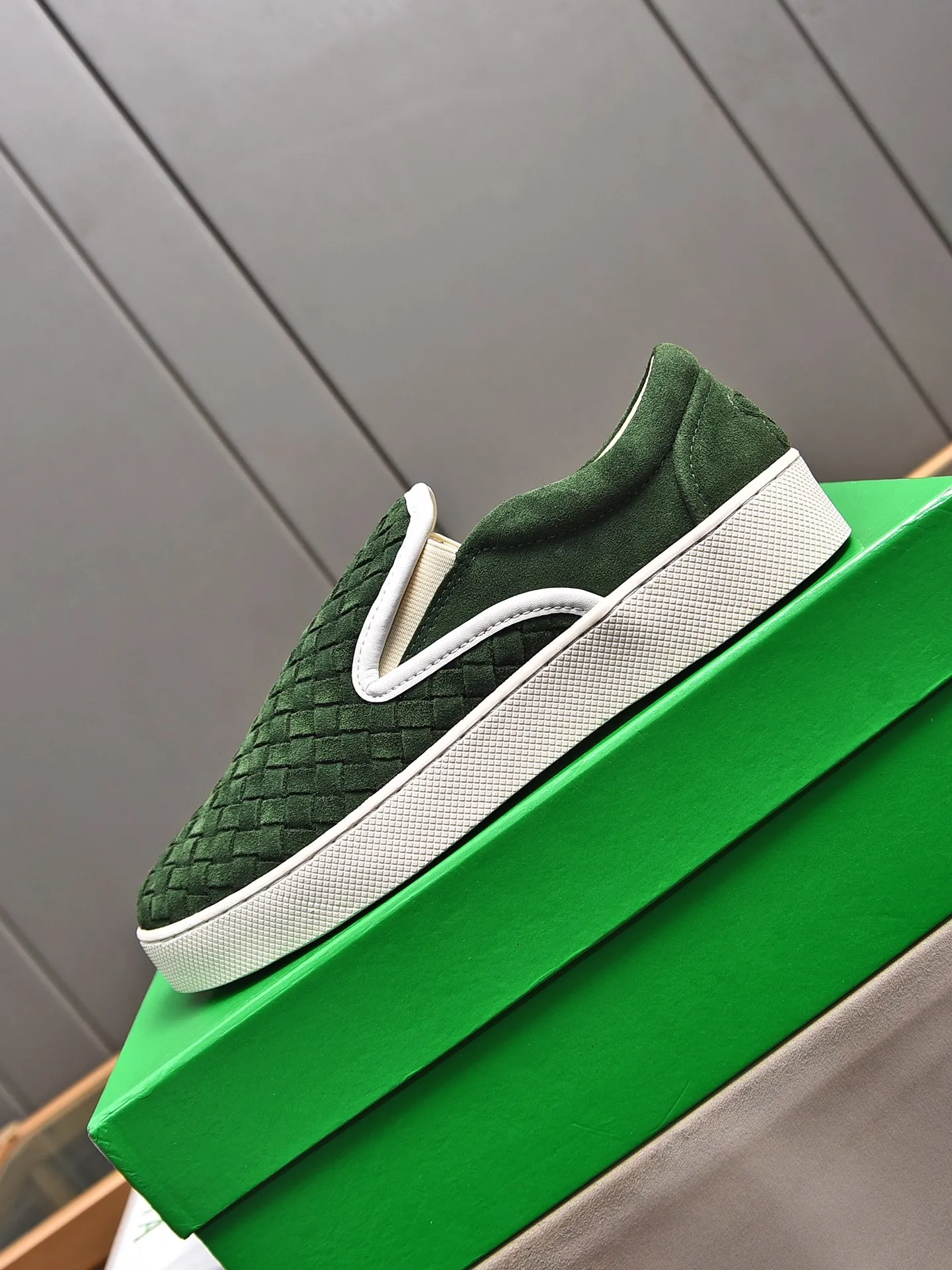 Men's shoes 💰460 [Sleeves series] BOTTEG* VENET* - high-end boutique Size: 38-44 (45 customized) BV new product, first-layer cowhide artificially woven classic style harmoniously blends with contemporary fashion temperament, rubber soles are light and flexible, water-dyed sheepskin pads! [Taobao, Tmall, and live streaming are the first choices]